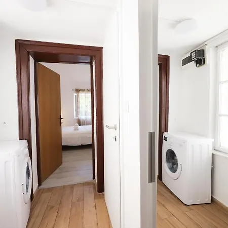 アパート Two Bedroom In The Old Town Marija ザダル