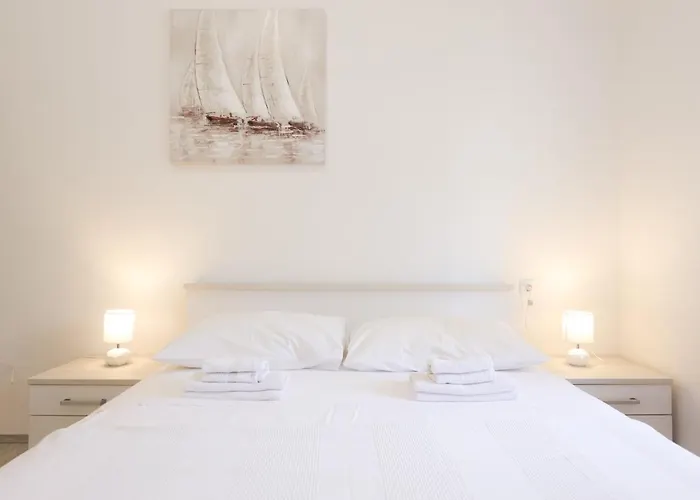 Two Bedroom In The Old Town Marija Zadar